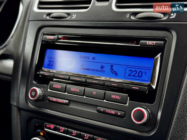 Чорний Фольксваген Гольф, об'ємом двигуна 2 л та пробігом 220 тис. км за 9699 $, фото 48 на Automoto.ua