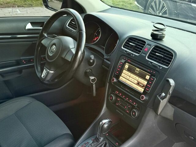 Черный Фольксваген Гольф, объемом двигателя 1.6 л и пробегом 209 тыс. км за 8950 $, фото 21 на Automoto.ua