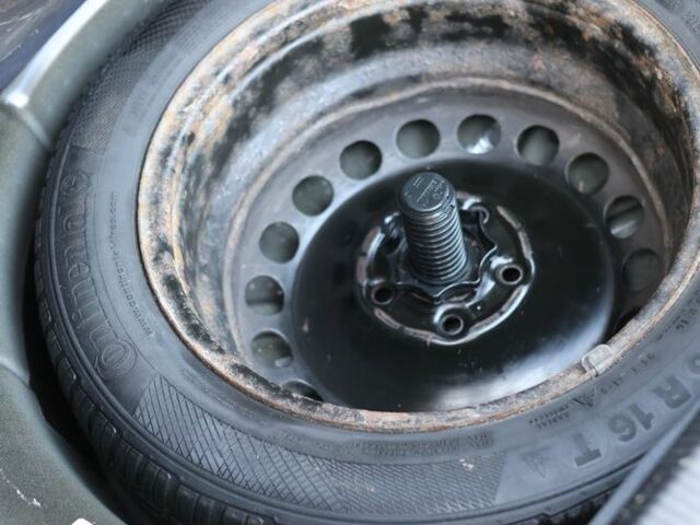 Черный Фольксваген Гольф, объемом двигателя 2 л и пробегом 239 тыс. км за 8450 $, фото 15 на Automoto.ua