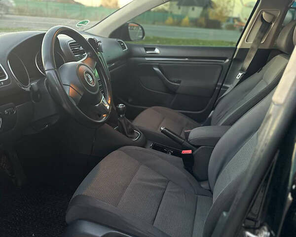 Черный Фольксваген Гольф, объемом двигателя 2 л и пробегом 240 тыс. км за 8600 $, фото 12 на Automoto.ua