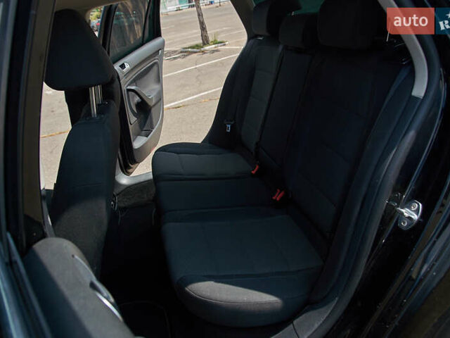 Чорний Фольксваген Гольф, об'ємом двигуна 1.39 л та пробігом 220 тис. км за 7500 $, фото 18 на Automoto.ua