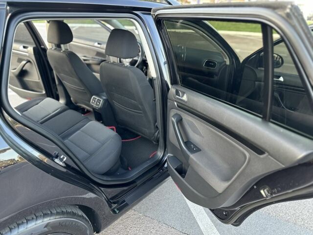 Черный Фольксваген Гольф, объемом двигателя 2 л и пробегом 184 тыс. км за 8700 $, фото 15 на Automoto.ua