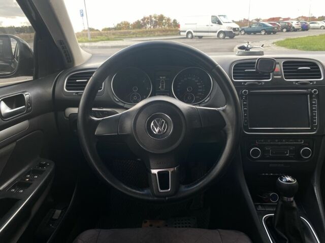 Черный Фольксваген Гольф, объемом двигателя 0 л и пробегом 300 тыс. км за 7700 $, фото 5 на Automoto.ua