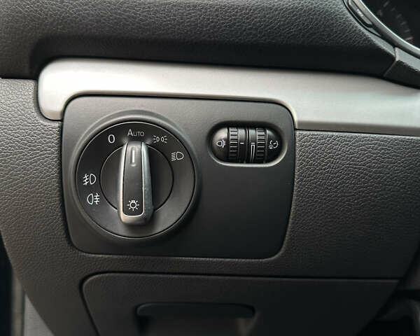 Фольксваген Гольф 2011 в Виннице на Automoto.ua Черный Фольксваген Гольф, объемом двигателя 1.97 л и пробегом 238 тыс. км за 9400 $, фото 15 на Automoto.ua