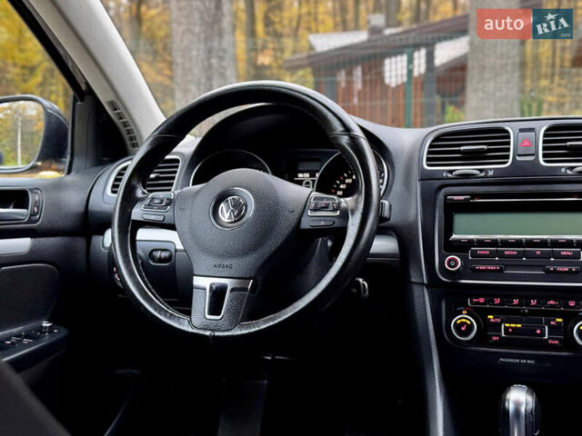Чорний Фольксваген Гольф, об'ємом двигуна 2 л та пробігом 220 тис. км за 9699 $, фото 50 на Automoto.ua