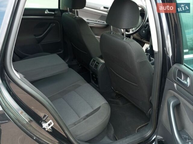 Чорний Фольксваген Гольф, об'ємом двигуна 1.6 л та пробігом 295 тис. км за 8200 $, фото 5 на Automoto.ua