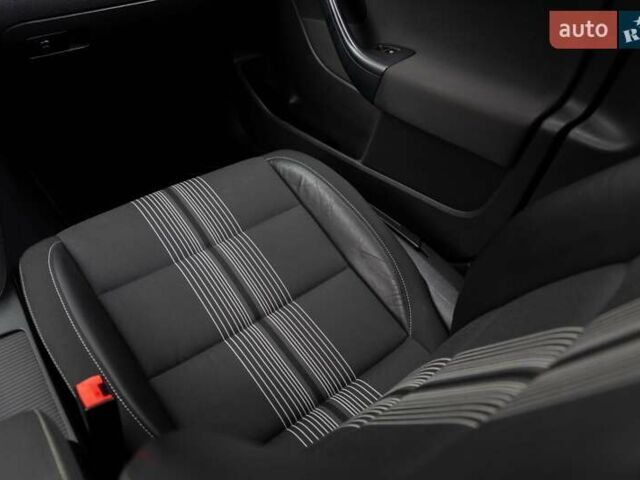 Черный Фольксваген Гольф, объемом двигателя 1.97 л и пробегом 256 тыс. км за 10900 $, фото 36 на Automoto.ua