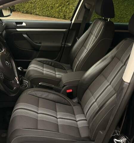 Черный Фольксваген Гольф, объемом двигателя 1.6 л и пробегом 102 тыс. км за 10450 $, фото 22 на Automoto.ua