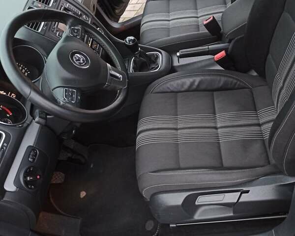 Чорний Фольксваген Гольф, об'ємом двигуна 1.6 л та пробігом 227 тис. км за 10400 $, фото 24 на Automoto.ua