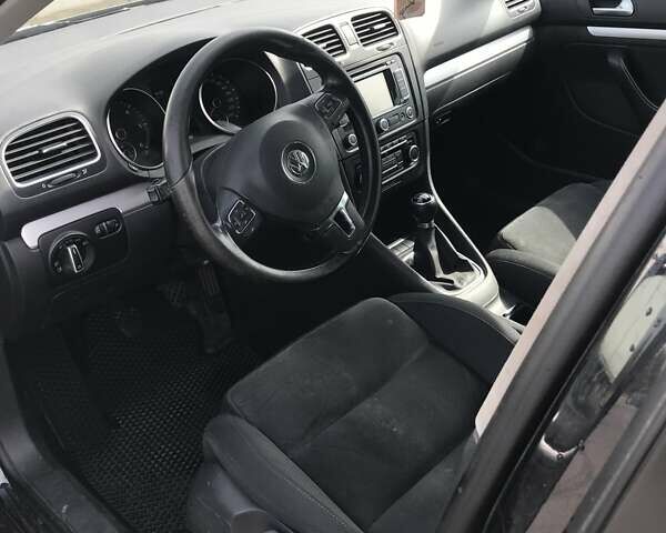 Черный Фольксваген Гольф, объемом двигателя 1.6 л и пробегом 256 тыс. км за 8200 $, фото 3 на Automoto.ua