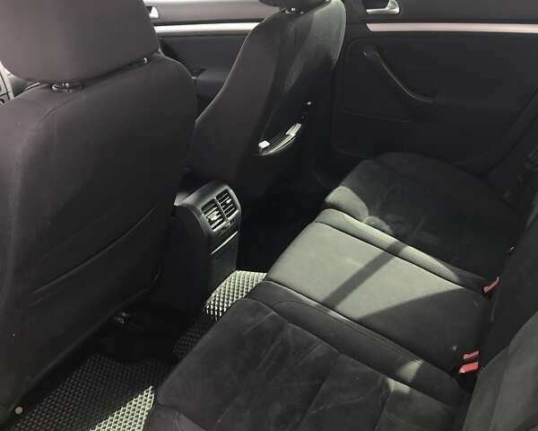 Черный Фольксваген Гольф, объемом двигателя 1.6 л и пробегом 256 тыс. км за 8200 $, фото 6 на Automoto.ua