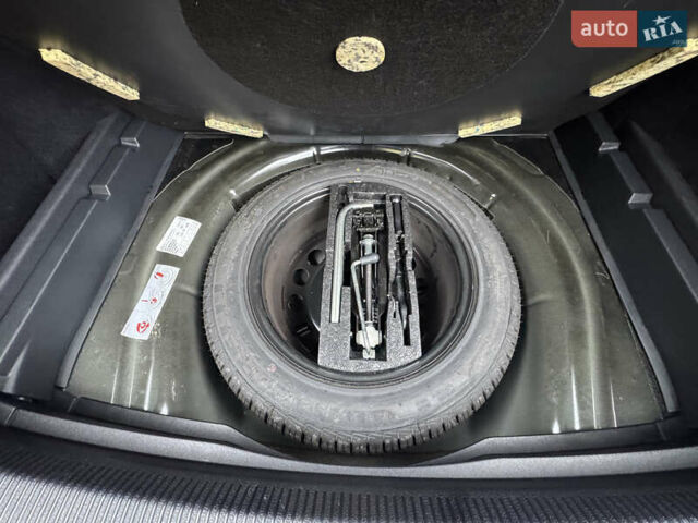 Черный Фольксваген Гольф, объемом двигателя 1.97 л и пробегом 233 тыс. км за 9999 $, фото 45 на Automoto.ua