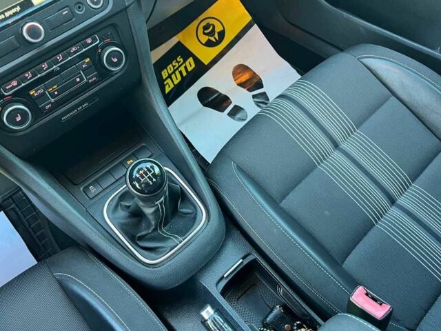 Черный Фольксваген Гольф, объемом двигателя 1.6 л и пробегом 250 тыс. км за 6000 $, фото 15 на Automoto.ua