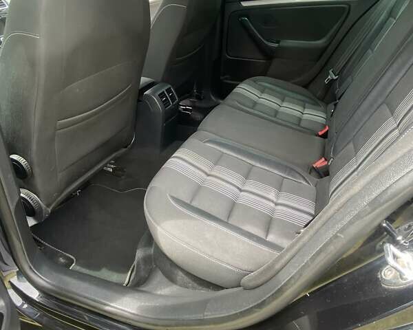 Чорний Фольксваген Гольф, об'ємом двигуна 1.6 л та пробігом 199 тис. км за 8999 $, фото 12 на Automoto.ua