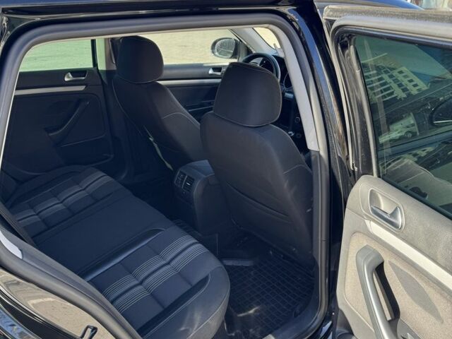 Черный Фольксваген Гольф, объемом двигателя 2 л и пробегом 226 тыс. км за 9500 $, фото 7 на Automoto.ua