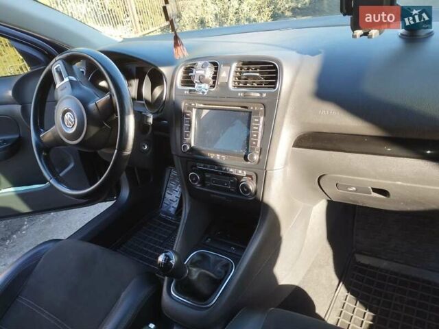 Чорний Фольксваген Гольф, об'ємом двигуна 1.6 л та пробігом 245 тис. км за 8300 $, фото 4 на Automoto.ua