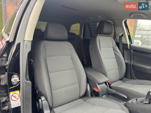 Черный Фольксваген Гольф, объемом двигателя 1.97 л и пробегом 233 тыс. км за 9999 $, фото 31 на Automoto.ua