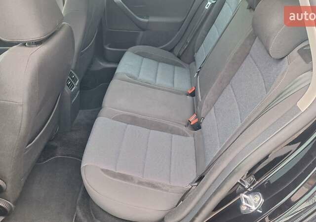 Черный Фольксваген Гольф, объемом двигателя 1.2 л и пробегом 209 тыс. км за 7400 $, фото 30 на Automoto.ua