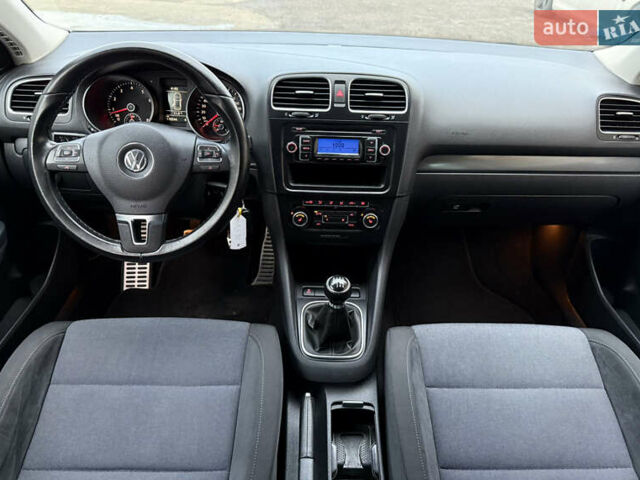 Черный Фольксваген Гольф, объемом двигателя 1.2 л и пробегом 178 тыс. км за 6500 $, фото 27 на Automoto.ua