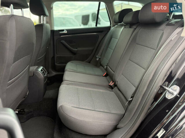 Черный Фольксваген Гольф, объемом двигателя 2 л и пробегом 200 тыс. км за 11900 $, фото 29 на Automoto.ua