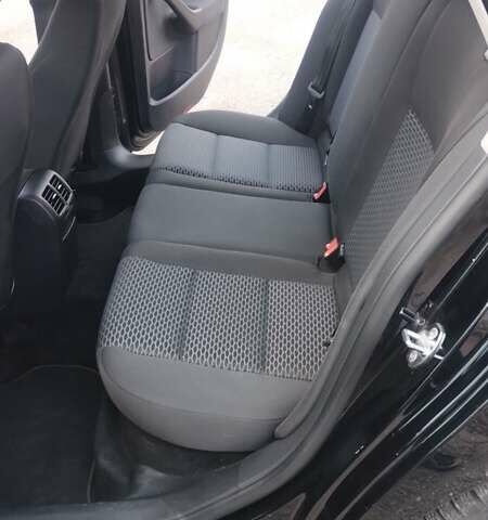 Черный Фольксваген Гольф, объемом двигателя 1.6 л и пробегом 237 тыс. км за 7900 $, фото 18 на Automoto.ua