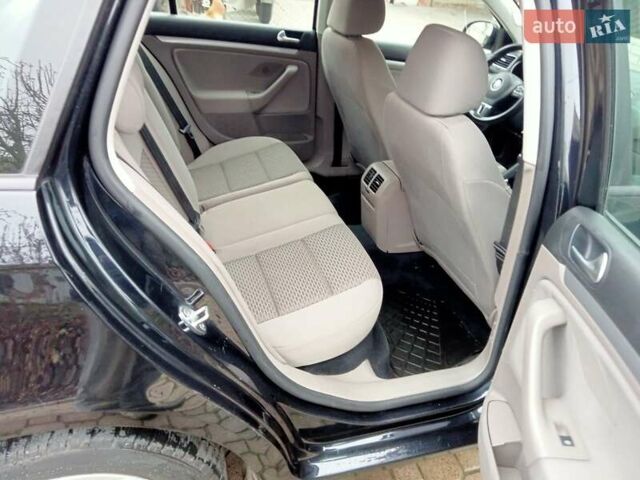 Черный Фольксваген Гольф, объемом двигателя 1.6 л и пробегом 232 тыс. км за 8450 $, фото 7 на Automoto.ua