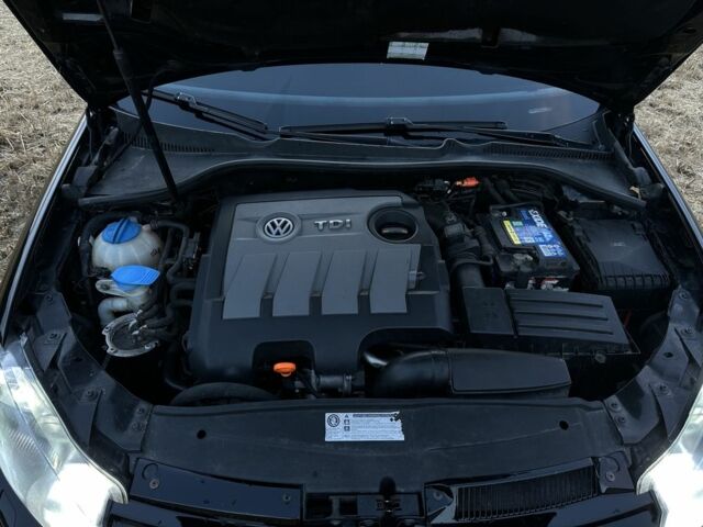 Черный Фольксваген Гольф, объемом двигателя 1.6 л и пробегом 245 тыс. км за 7900 $, фото 8 на Automoto.ua