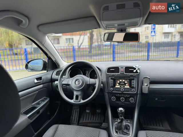 Черный Фольксваген Гольф, объемом двигателя 1.6 л и пробегом 325 тыс. км за 7300 $, фото 17 на Automoto.ua