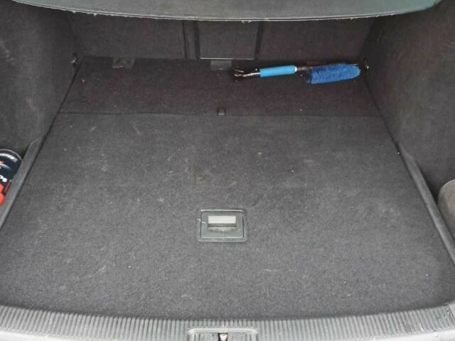 Черный Фольксваген Гольф, объемом двигателя 1.6 л и пробегом 251 тыс. км за 7800 $, фото 12 на Automoto.ua