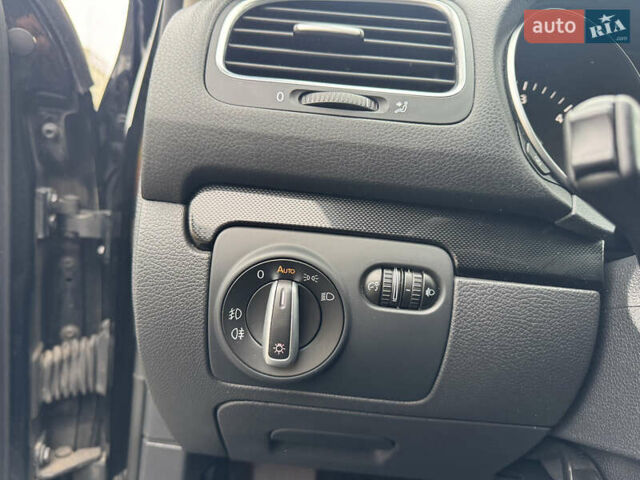 Черный Фольксваген Гольф, объемом двигателя 1.97 л и пробегом 233 тыс. км за 9999 $, фото 54 на Automoto.ua