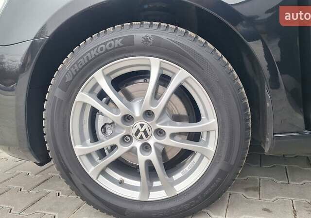 Черный Фольксваген Гольф, объемом двигателя 1.2 л и пробегом 209 тыс. км за 7650 $, фото 40 на Automoto.ua