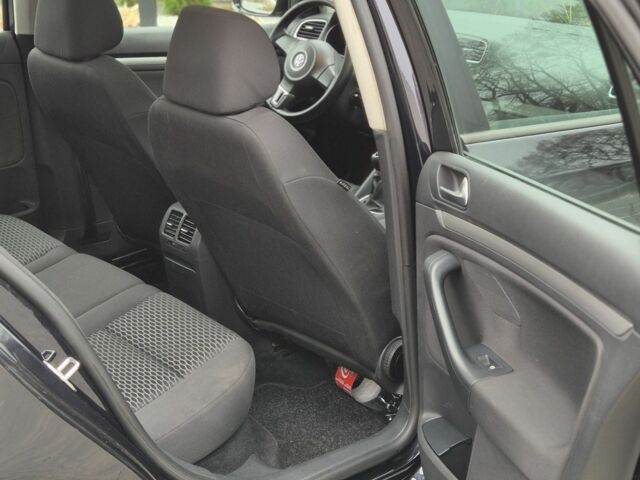 Черный Фольксваген Гольф, объемом двигателя 1.6 л и пробегом 248 тыс. км за 8150 $, фото 19 на Automoto.ua