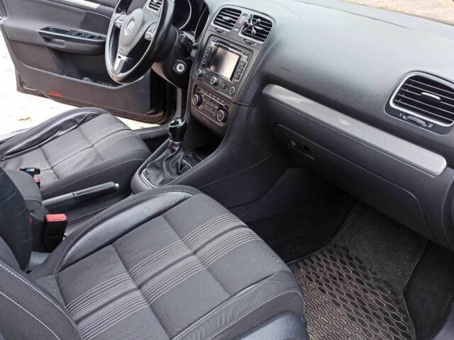 Черный Фольксваген Гольф, объемом двигателя 1.6 л и пробегом 251 тыс. км за 7800 $, фото 8 на Automoto.ua