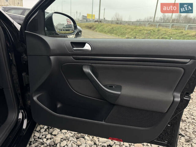 Черный Фольксваген Гольф, объемом двигателя 1.97 л и пробегом 233 тыс. км за 9999 $, фото 35 на Automoto.ua