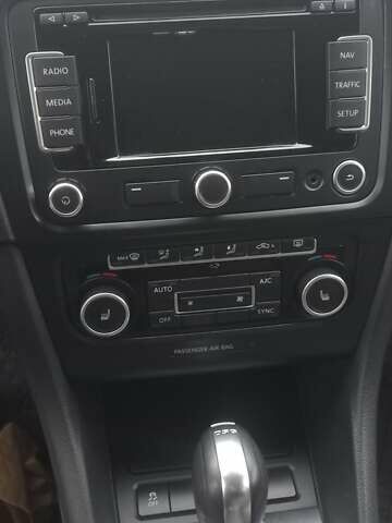 Чорний Фольксваген Гольф, об'ємом двигуна 1.39 л та пробігом 225 тис. км за 8500 $, фото 19 на Automoto.ua