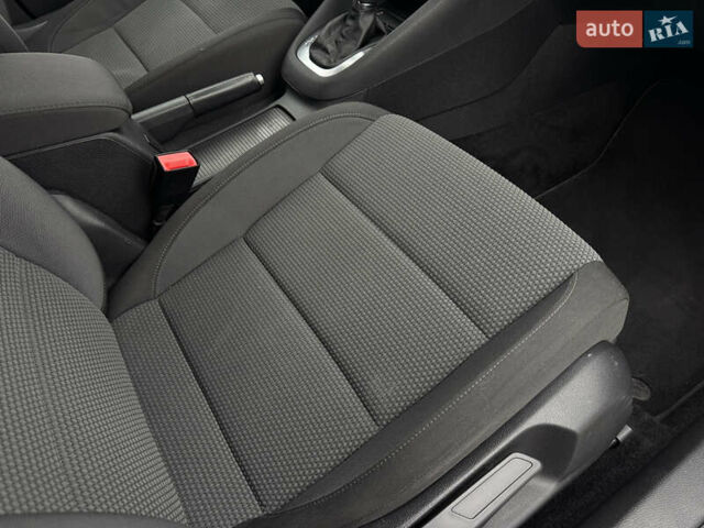 Черный Фольксваген Гольф, объемом двигателя 1.97 л и пробегом 233 тыс. км за 9999 $, фото 34 на Automoto.ua