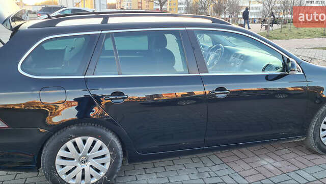 Черный Фольксваген Гольф, объемом двигателя 1.4 л и пробегом 195 тыс. км за 8000 $, фото 21 на Automoto.ua