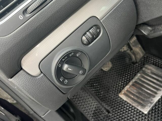 Чорний Фольксваген Гольф, об'ємом двигуна 1.6 л та пробігом 330 тис. км за 7650 $, фото 7 на Automoto.ua