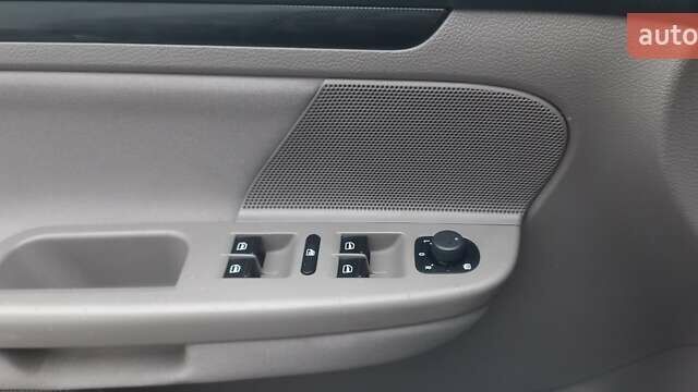 Чорний Фольксваген Гольф, об'ємом двигуна 1.39 л та пробігом 225 тис. км за 8500 $, фото 16 на Automoto.ua