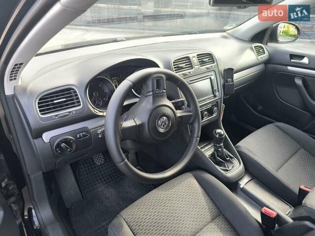 Черный Фольксваген Гольф, объемом двигателя 1.6 л и пробегом 344 тыс. км за 6800 $, фото 7 на Automoto.ua