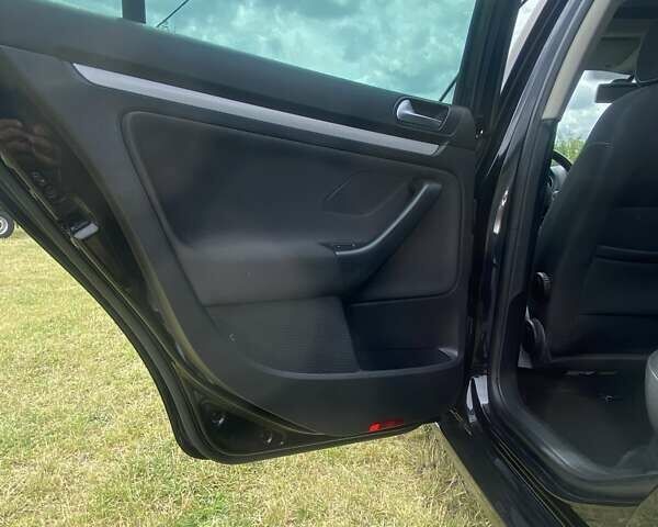 Чорний Фольксваген Гольф, об'ємом двигуна 1.6 л та пробігом 199 тис. км за 8999 $, фото 18 на Automoto.ua