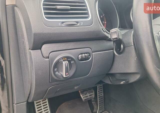 Черный Фольксваген Гольф, объемом двигателя 1.2 л и пробегом 209 тыс. км за 7400 $, фото 21 на Automoto.ua