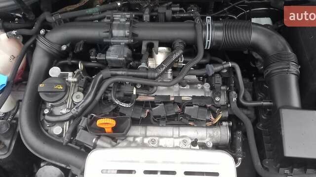 Чорний Фольксваген Гольф, об'ємом двигуна 1.39 л та пробігом 225 тис. км за 8500 $, фото 23 на Automoto.ua