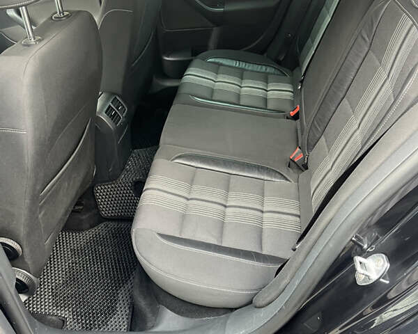 Черный Фольксваген Гольф, объемом двигателя 1.6 л и пробегом 330 тыс. км за 7650 $, фото 8 на Automoto.ua