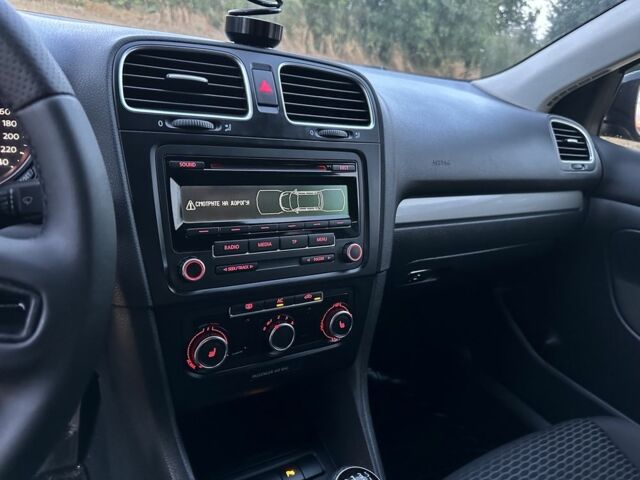 Черный Фольксваген Гольф, объемом двигателя 1.6 л и пробегом 245 тыс. км за 7900 $, фото 11 на Automoto.ua