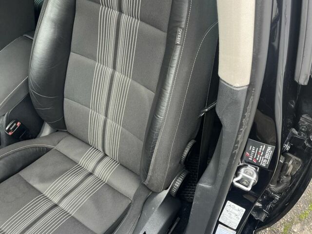 Чорний Фольксваген Гольф, об'ємом двигуна 1.6 л та пробігом 330 тис. км за 7650 $, фото 8 на Automoto.ua