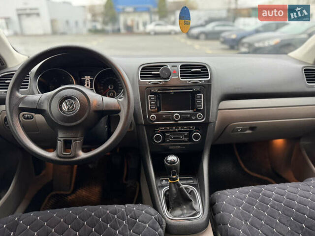 Черный Фольксваген Гольф, объемом двигателя 1.6 л и пробегом 284 тыс. км за 5900 $, фото 8 на Automoto.ua