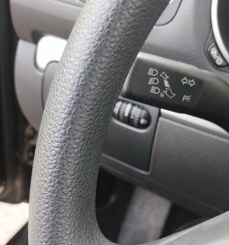 Черный Фольксваген Гольф, объемом двигателя 1.6 л и пробегом 237 тыс. км за 7900 $, фото 17 на Automoto.ua