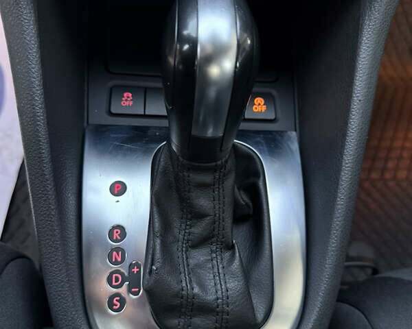 Черный Фольксваген Гольф, объемом двигателя 1.6 л и пробегом 277 тыс. км за 8200 $, фото 26 на Automoto.ua