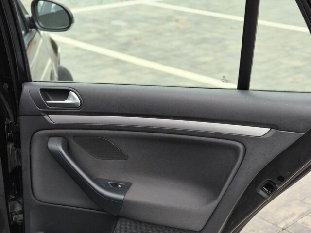 Черный Фольксваген Гольф, объемом двигателя 1.6 л и пробегом 248 тыс. км за 8150 $, фото 15 на Automoto.ua